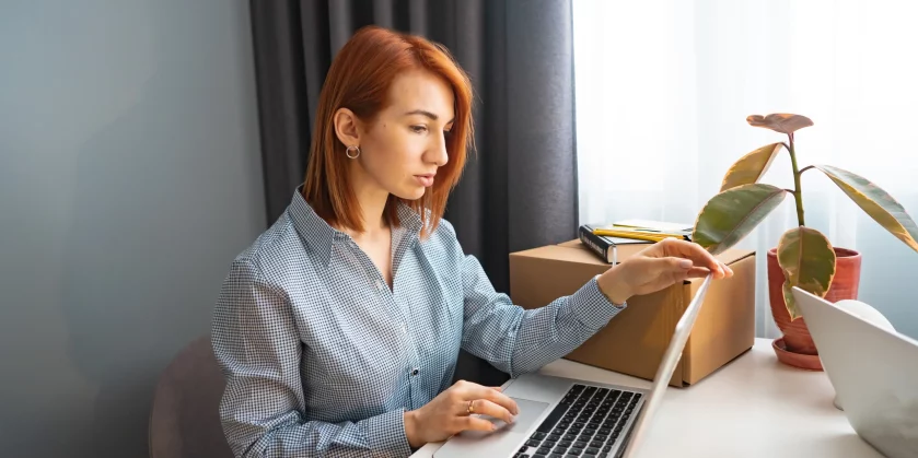 beautiful-woman-working-laptop-co-working-area (1)